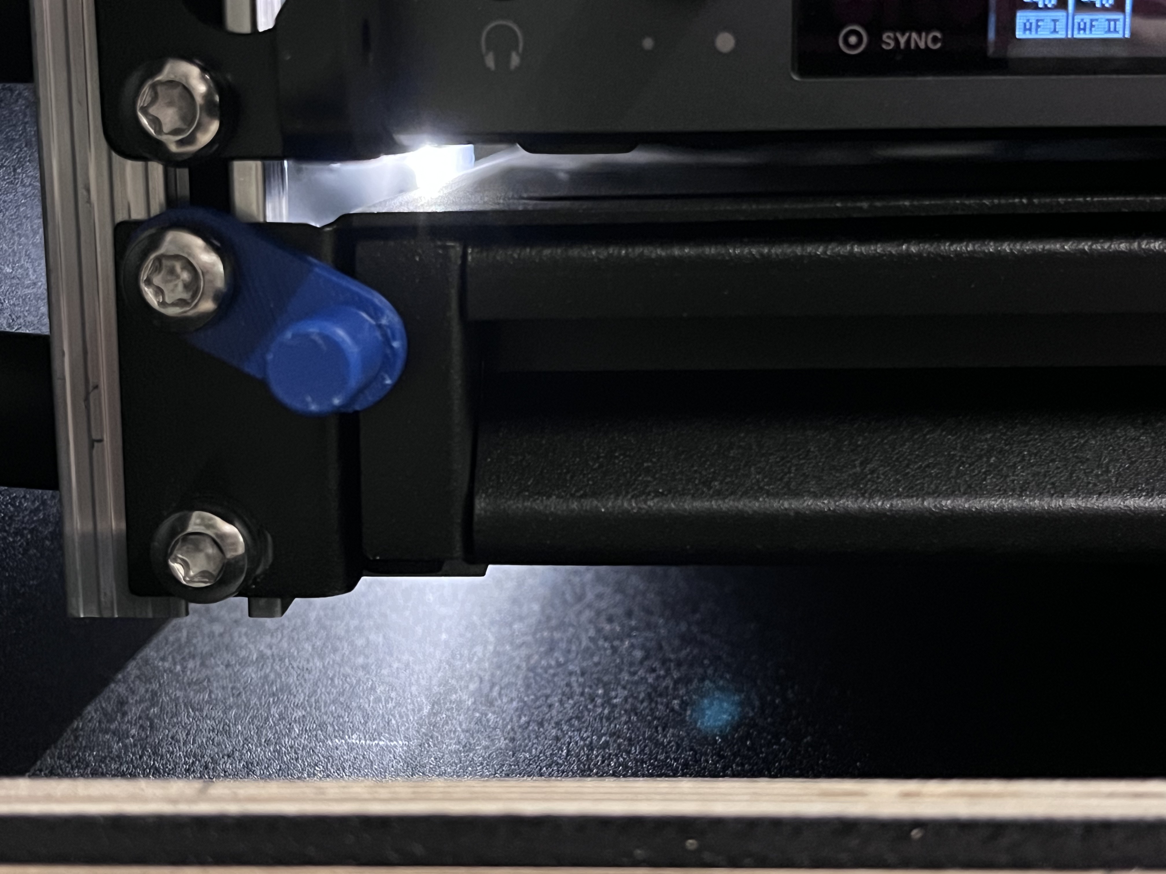 3D-Druck Schliessriegel für die Schublade gegen versehentliches öffnen während dem Transport.